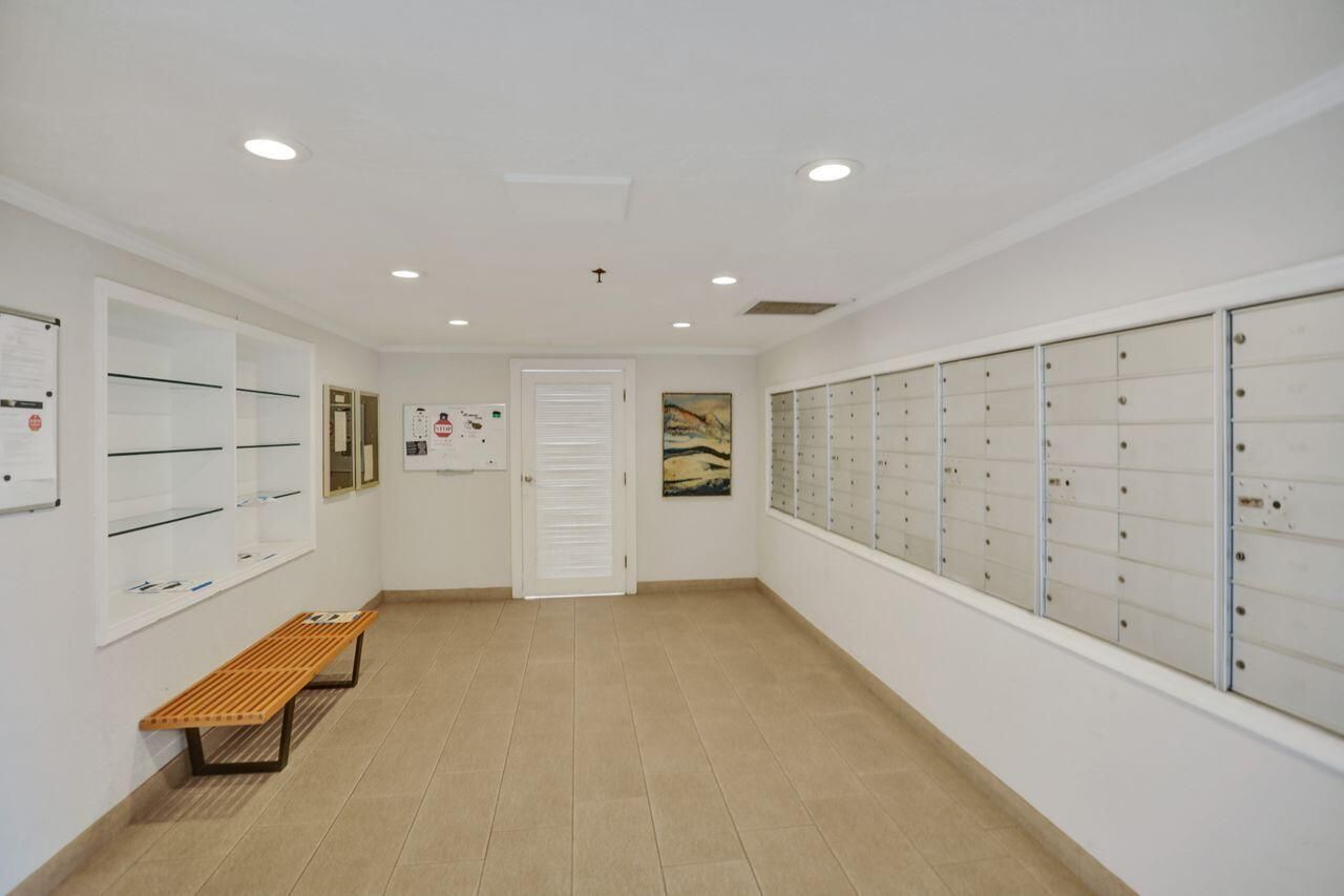 301 Lake Shore Drive, Unit 809, Lake Park, FL 33403 Photo