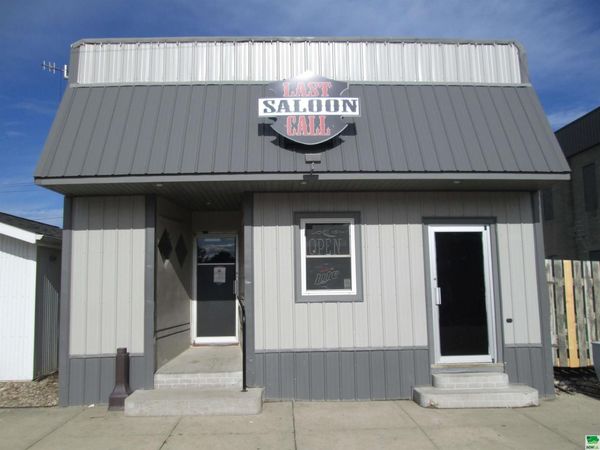 120 N Main, George, IA 51237