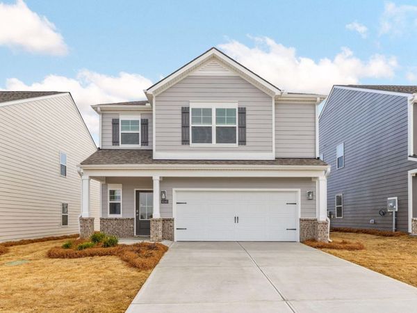 8340 Bright Water Dr, Ooltewah, TN 37363