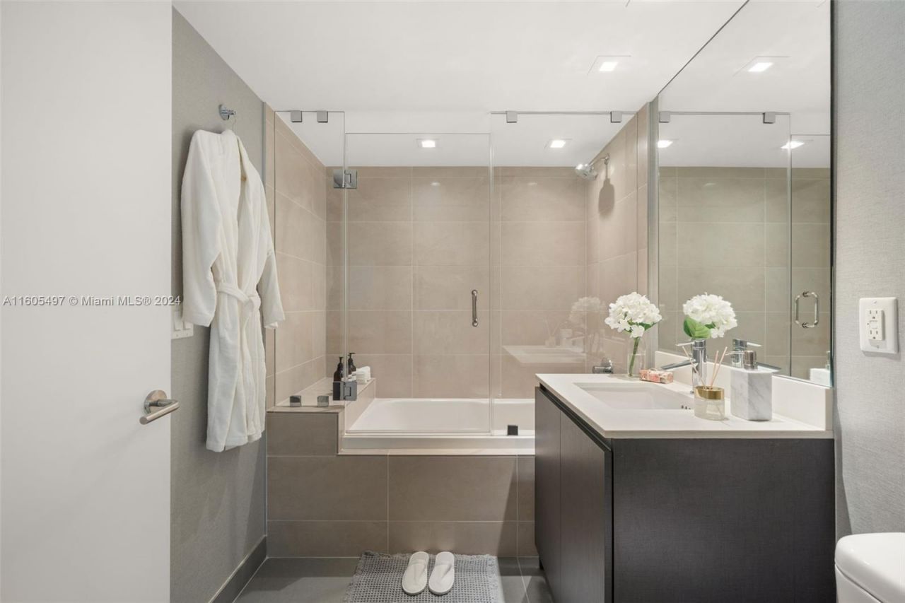 6620 Indian Creek Dr, Unit 308, Miami Beach, FL 33141 Photo