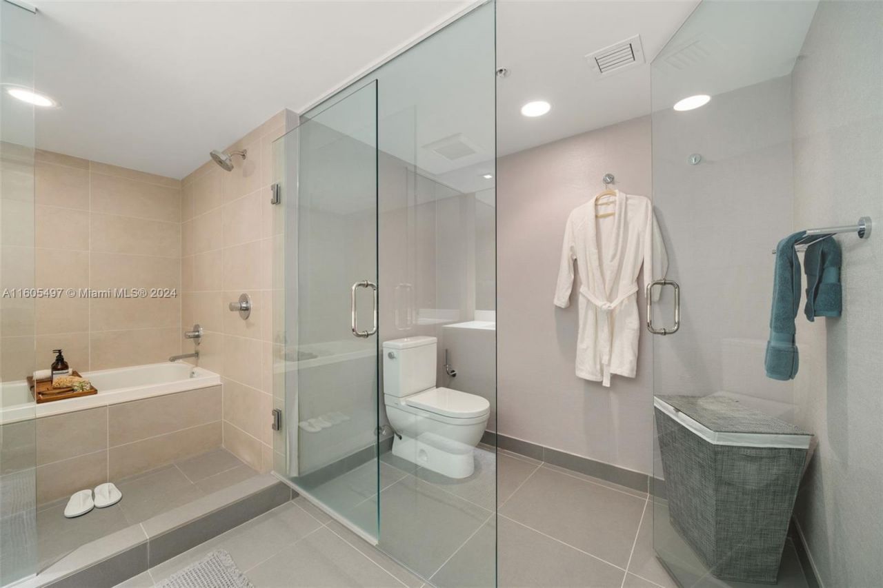 6620 Indian Creek Dr, Unit 308, Miami Beach, FL 33141 Photo