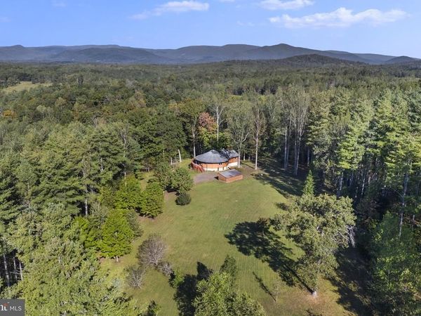 243 AARON MOUNTAIN ROAD, CASTLETON, VA 22716