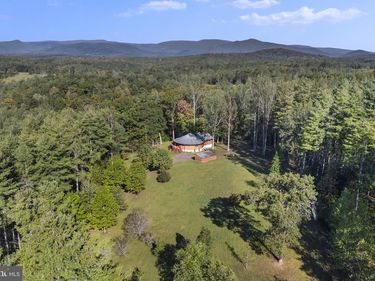 243 AARON MOUNTAIN ROAD, CASTLETON, VA 22716