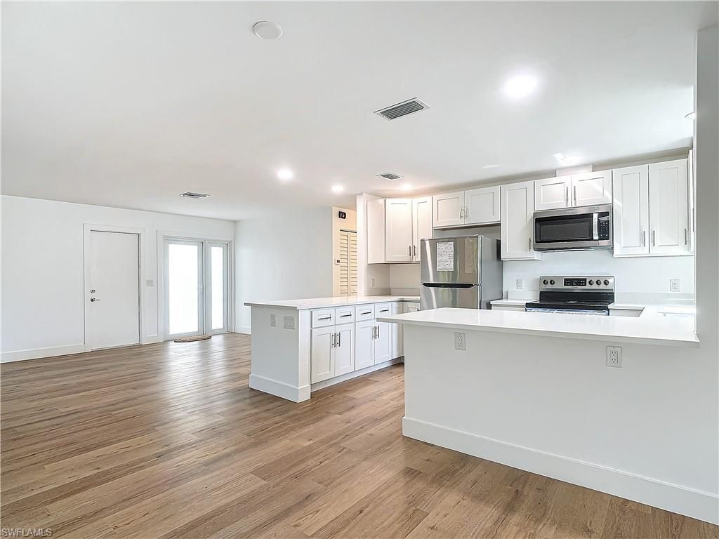 375 Carnaby Ct, Unit 54, Naples, FL 34112 Photo