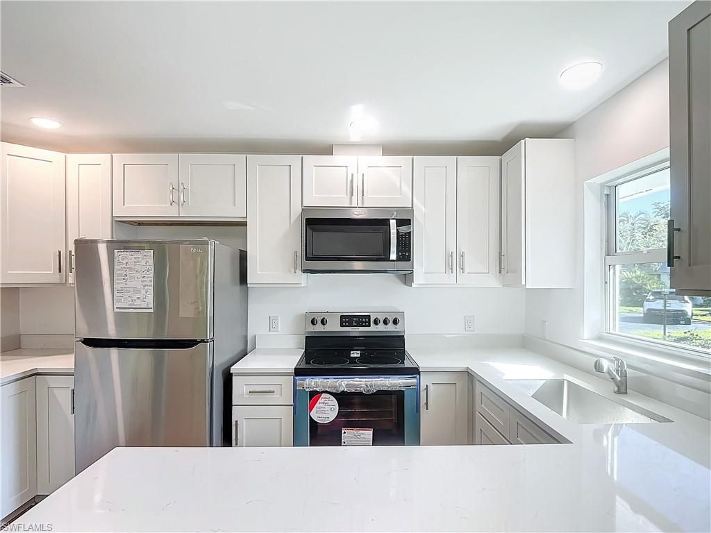 375 Carnaby Ct, Unit 54, Naples, FL 34112 Photo