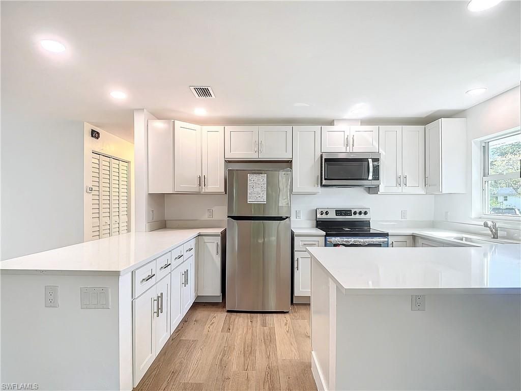 375 Carnaby Ct, Unit 54, Naples, FL 34112 Photo