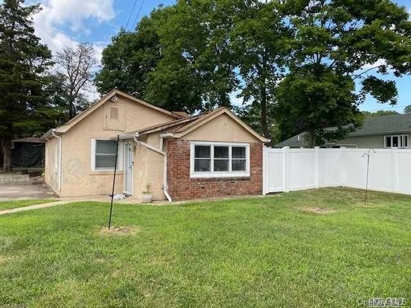 Central Islip, NY 11722