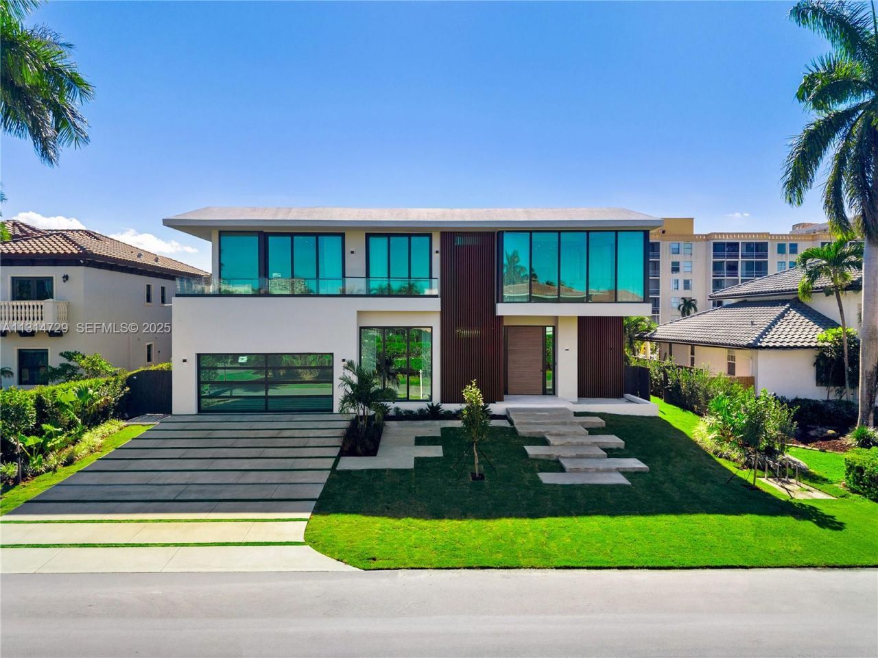 2950 NE 164th St, North Miami Beach, FL 33160 Photo