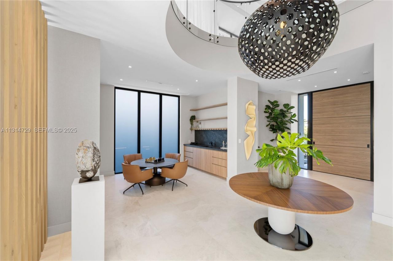 2950 NE 164th St, North Miami Beach, FL 33160 Photo