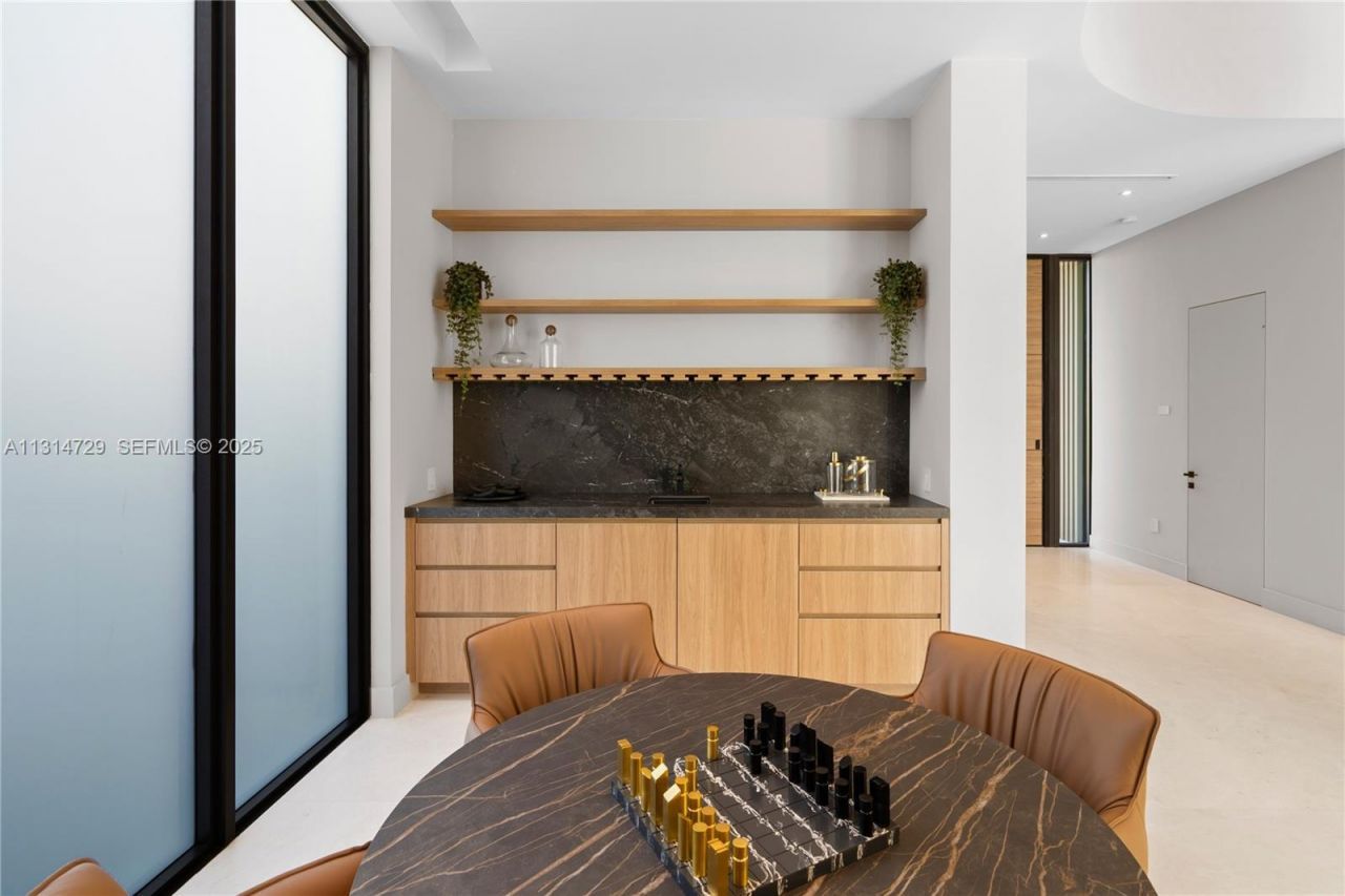 2950 NE 164th St, North Miami Beach, FL 33160 Photo