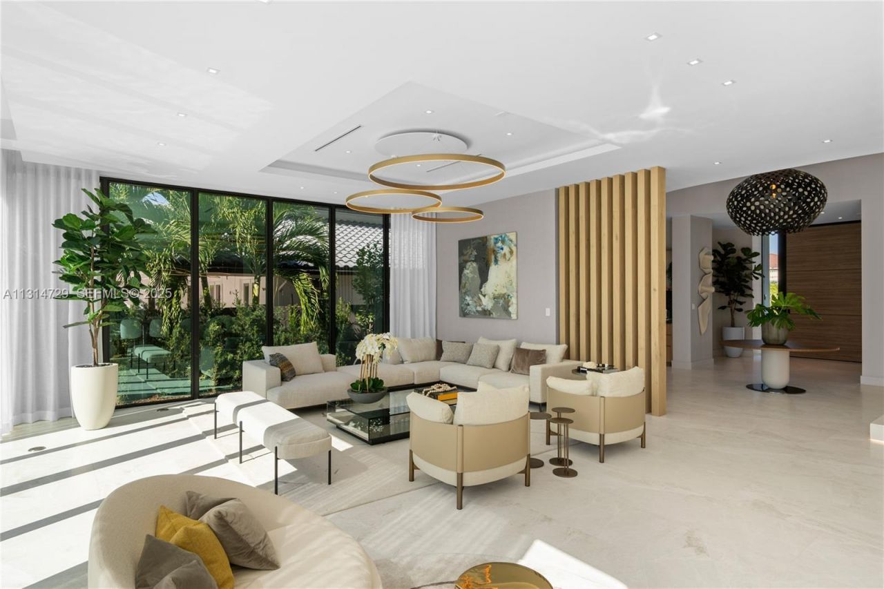 2950 NE 164th St, North Miami Beach, FL 33160 Photo