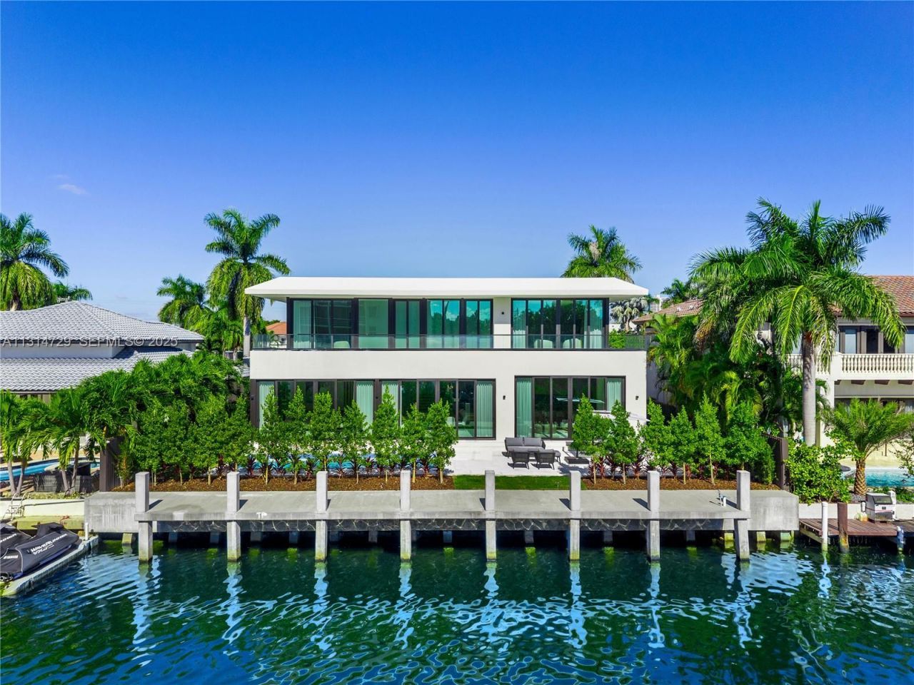 2950 NE 164th St, North Miami Beach, FL 33160 Photo