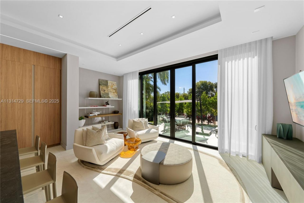 2950 NE 164th St, North Miami Beach, FL 33160 Photo