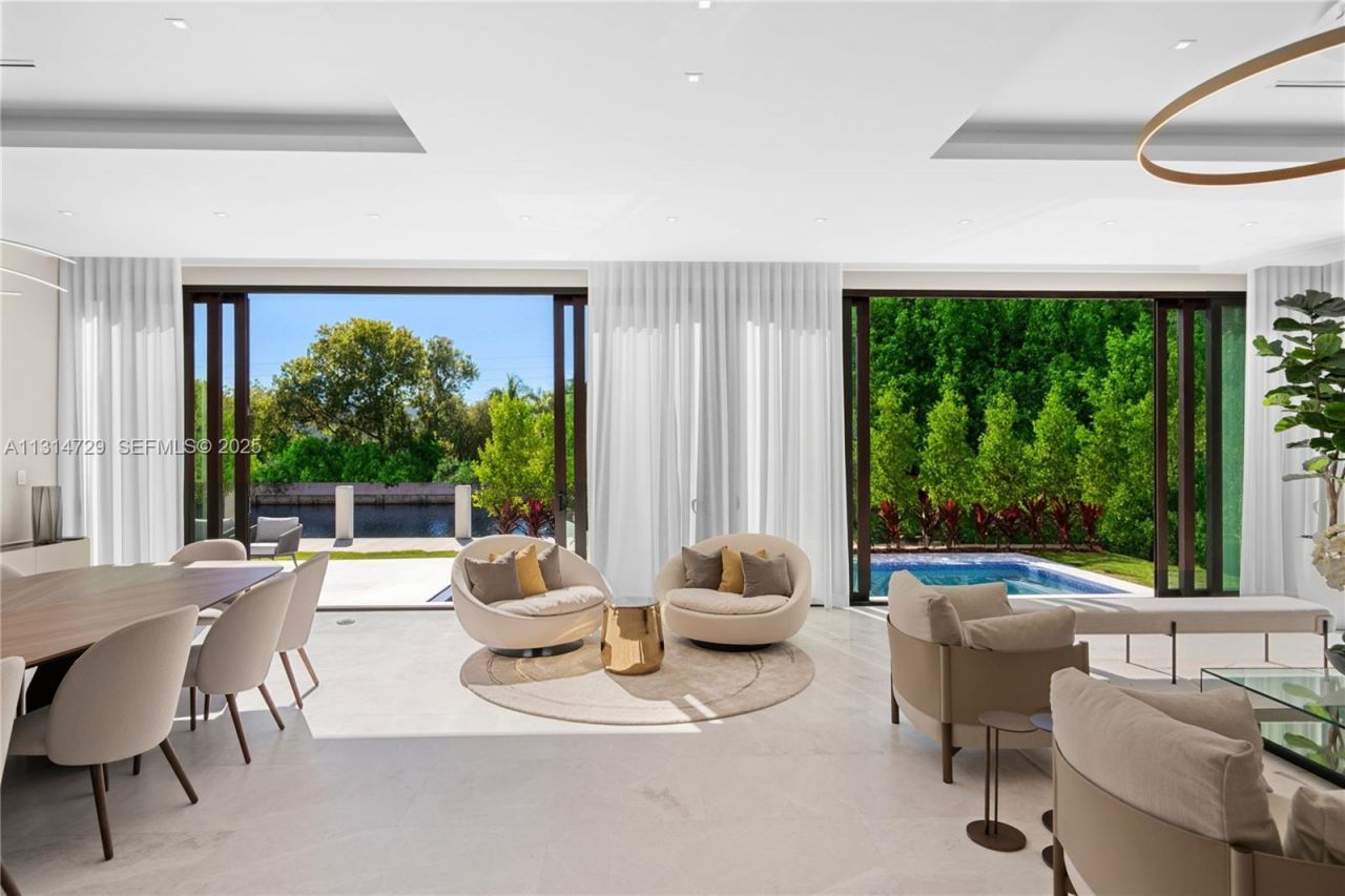 2950 NE 164th St, North Miami Beach, FL 33160 Photo