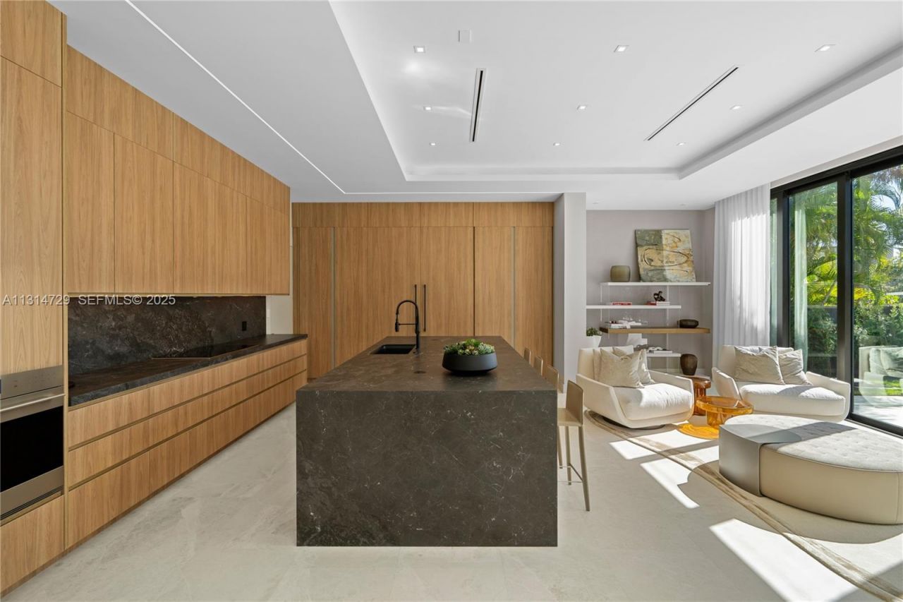 2950 NE 164th St, North Miami Beach, FL 33160 Photo