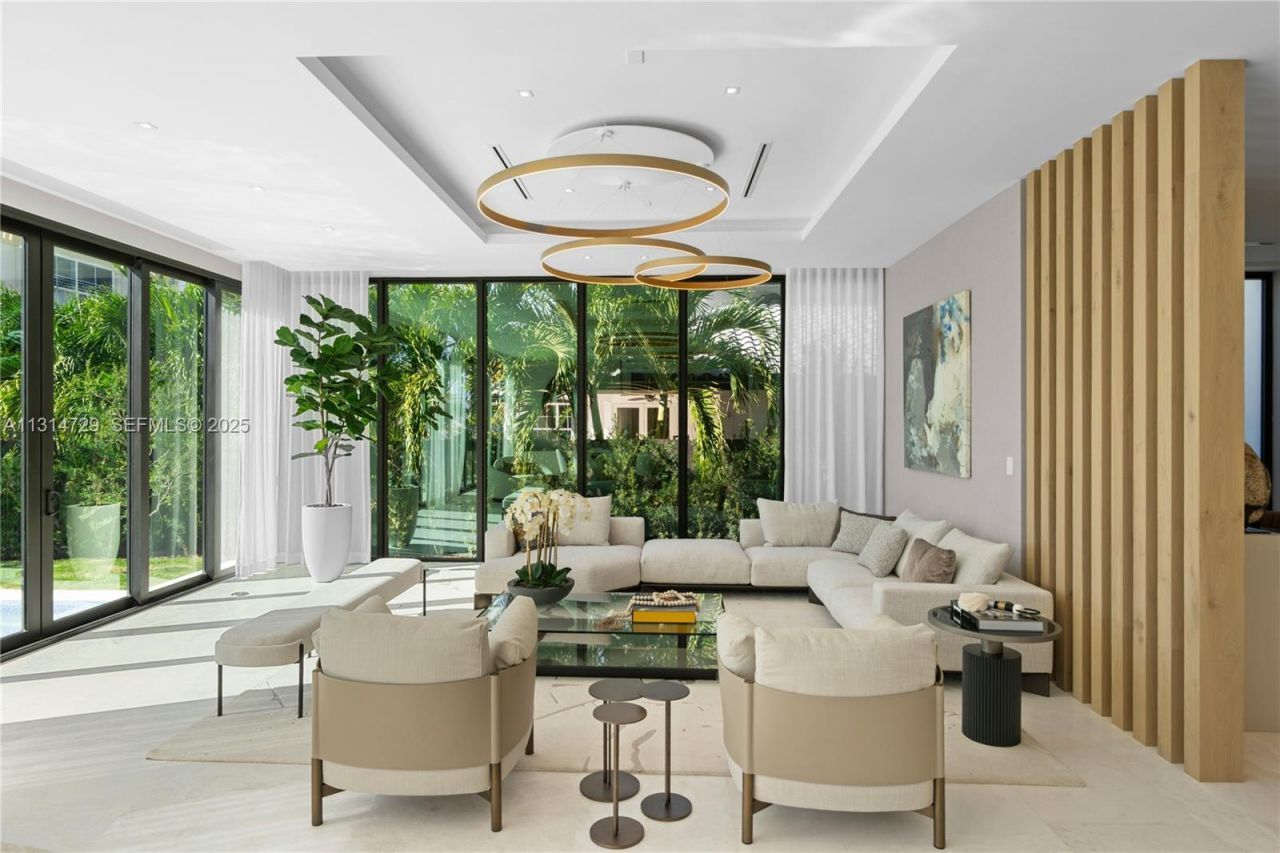 2950 NE 164th St, North Miami Beach, FL 33160 Photo