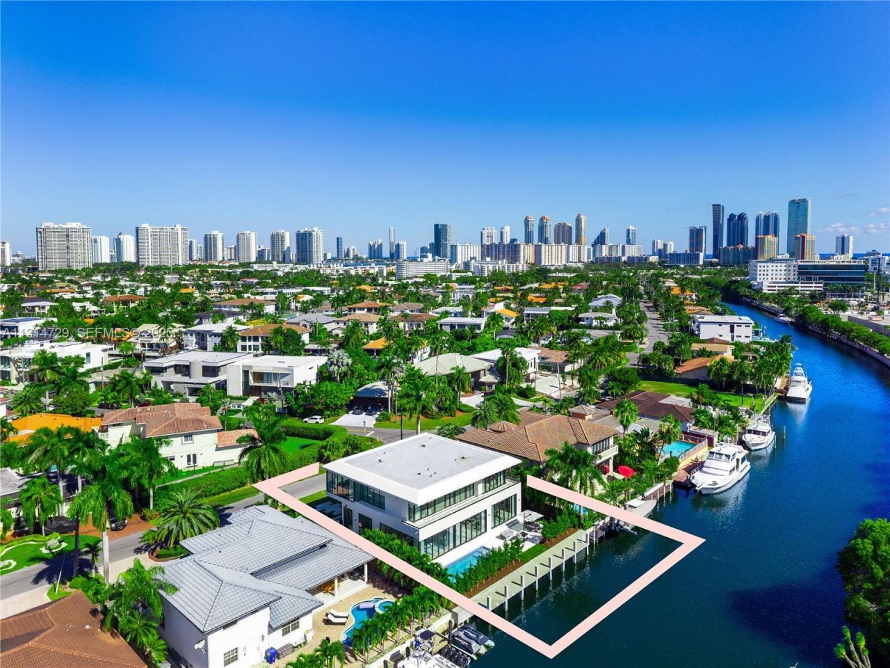 2950 NE 164th St, North Miami Beach, FL 33160 Photo