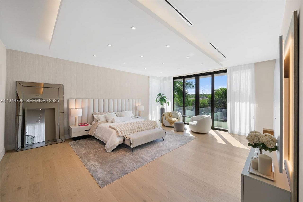 2950 NE 164th St, North Miami Beach, FL 33160 Photo