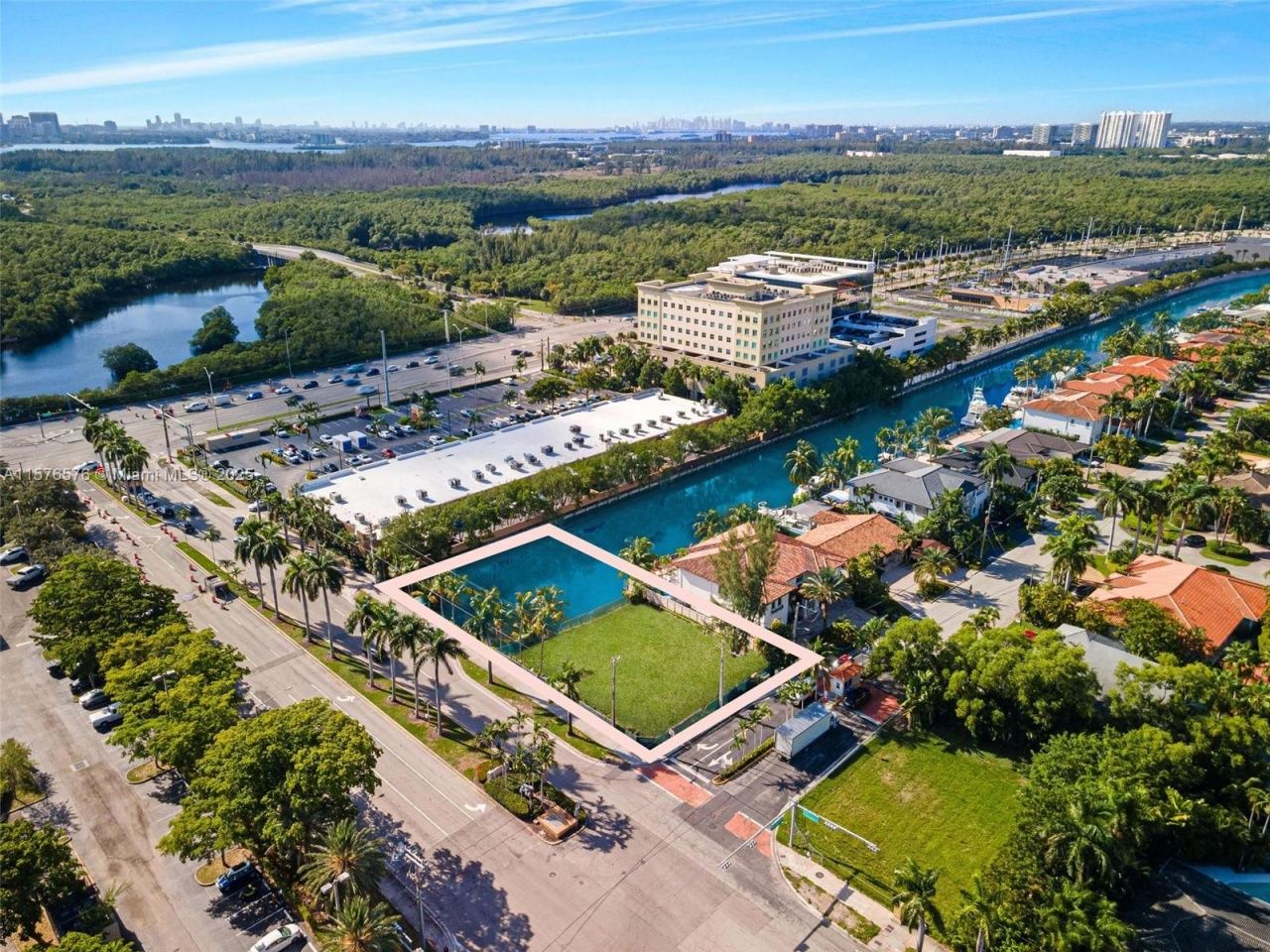 3460 NE 164th St, North Miami Beach, FL 33160 Photo