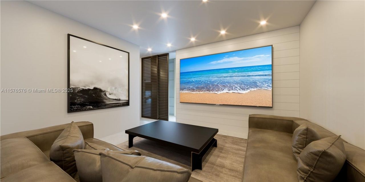 3460 NE 164th St, North Miami Beach, FL 33160 Photo