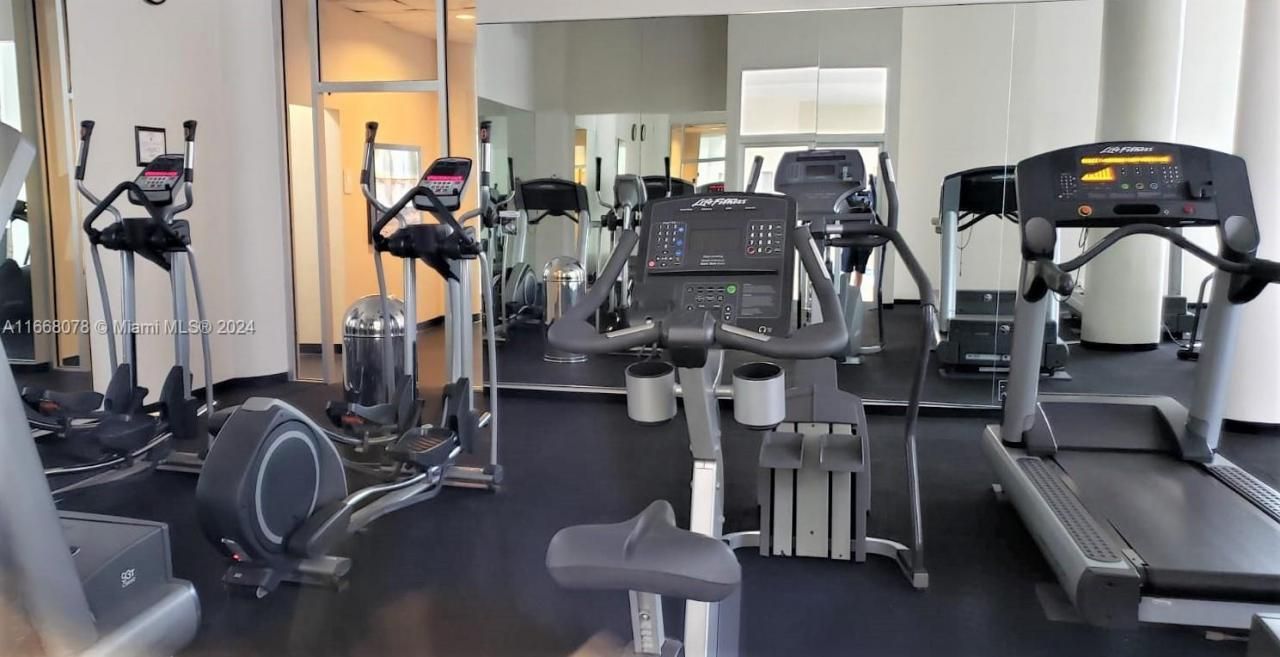 5161 Collins Ave, Unit 1715, Miami Beach, FL 33140 Photo