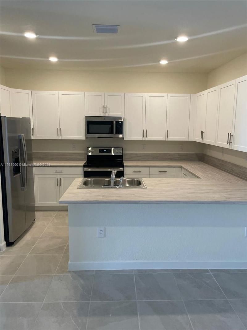 3415 W 112th Ter, Hialeah, FL 33018 Photo