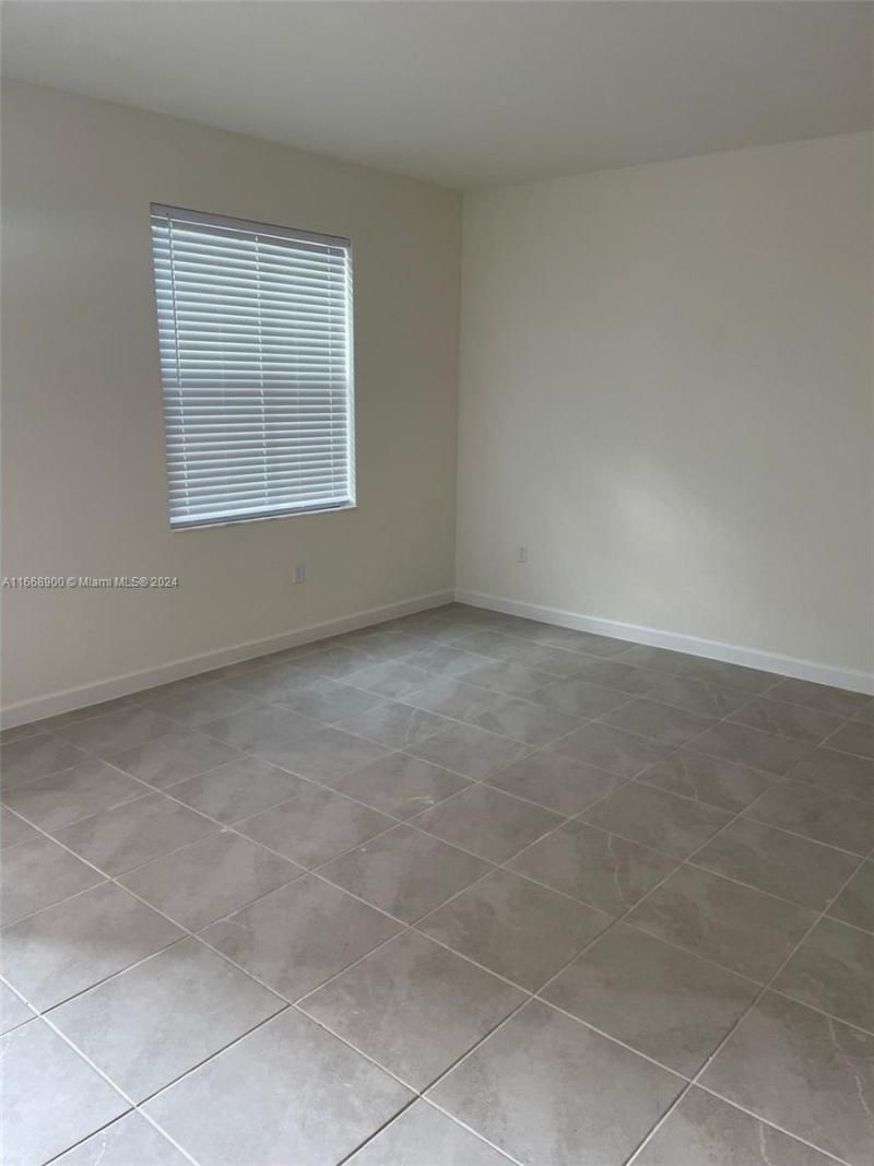 3415 W 112th Ter, Hialeah, FL 33018 Photo