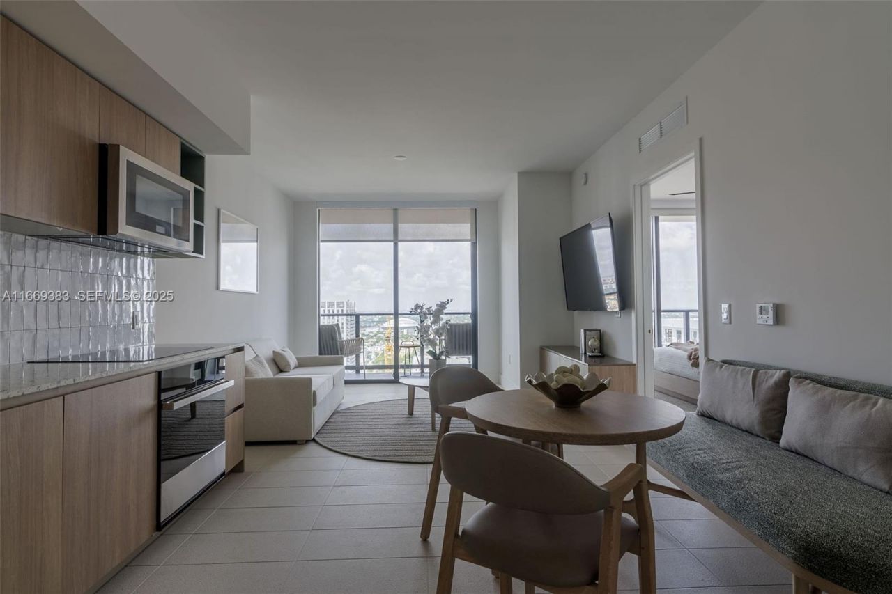 601 NE 1st Street, Unit 4204, Miami, FL 33132 Photo