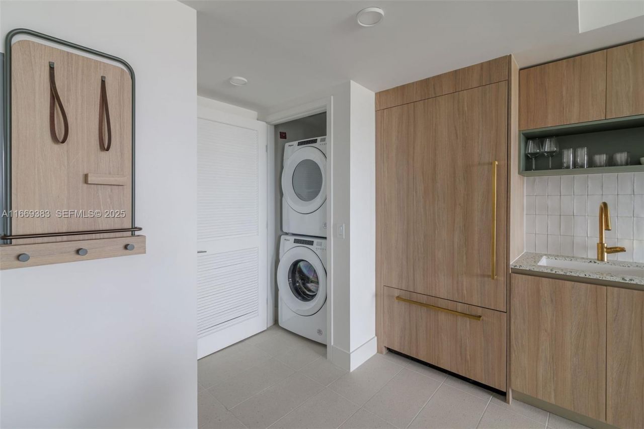601 NE 1st Street, Unit 4204, Miami, FL 33132 Photo