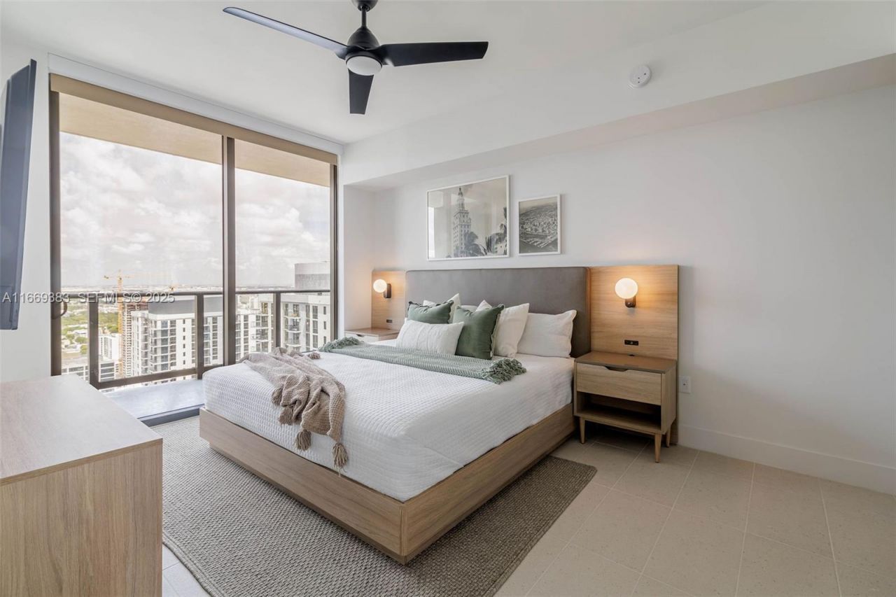601 NE 1st Street, Unit 4204, Miami, FL 33132 Photo