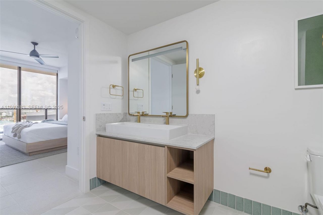 601 NE 1st Street, Unit 4204, Miami, FL 33132 Photo