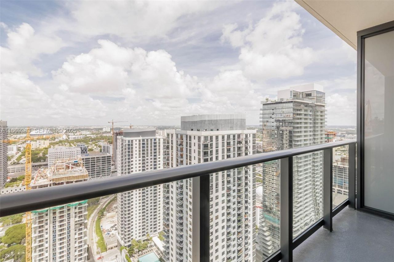 601 NE 1st Street, Unit 4204, Miami, FL 33132 Photo
