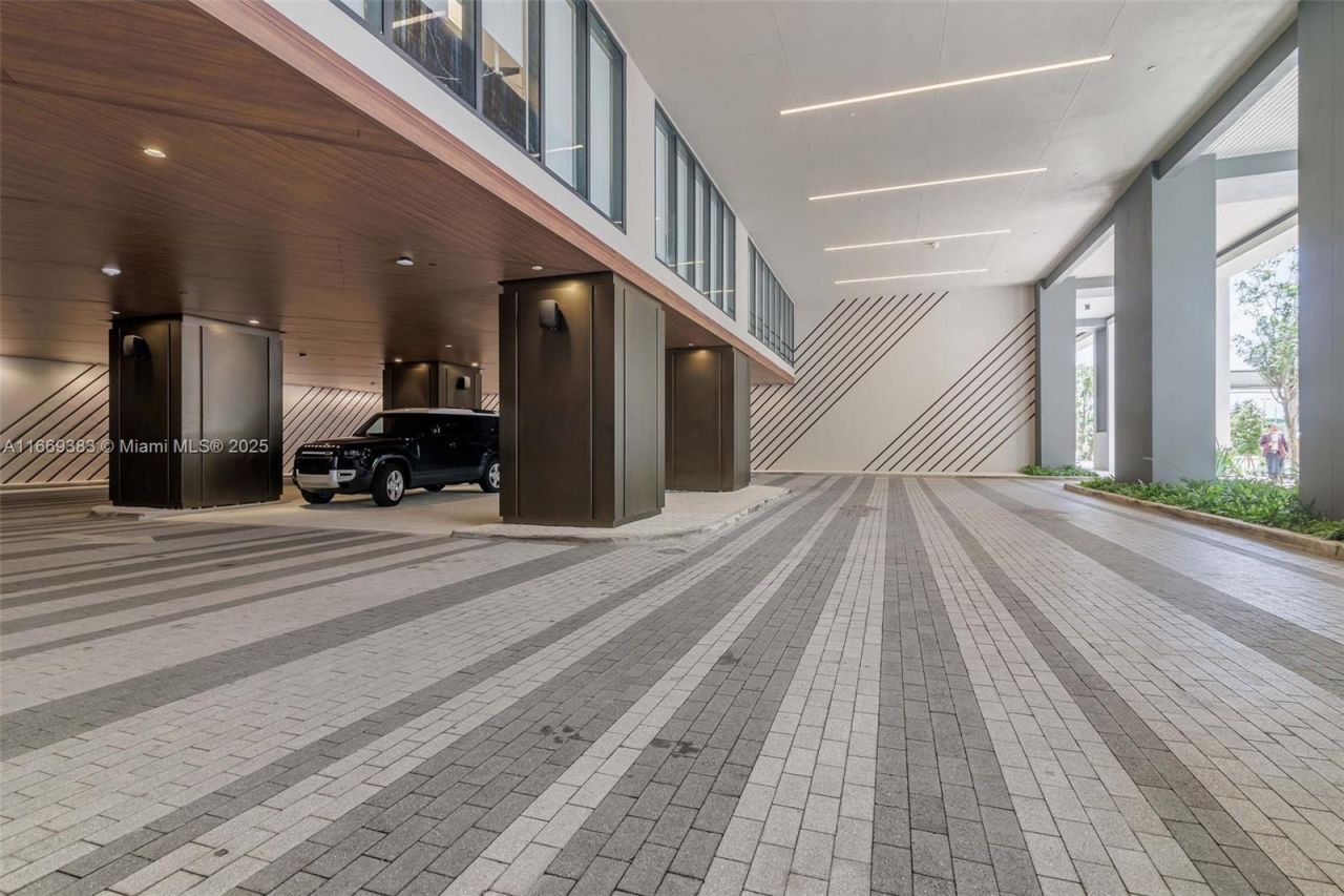 601 NE 1st Street, Unit 4204, Miami, FL 33132 Photo