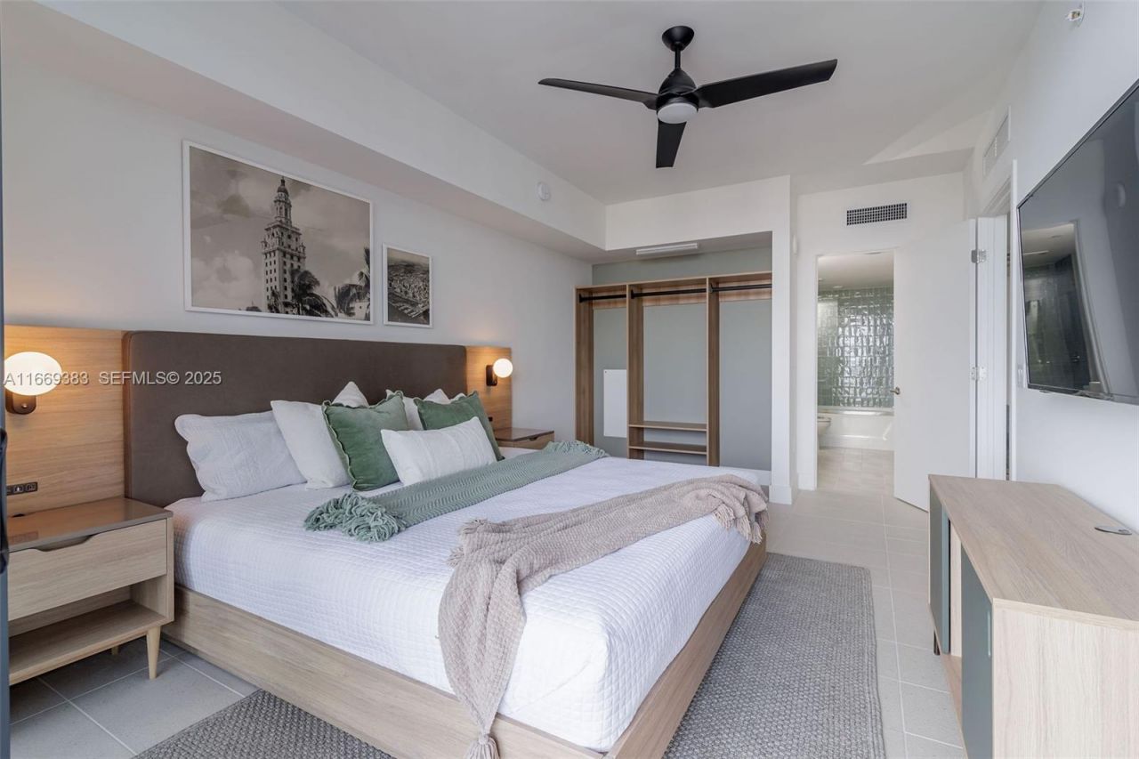 601 NE 1st Street, Unit 4204, Miami, FL 33132 Photo