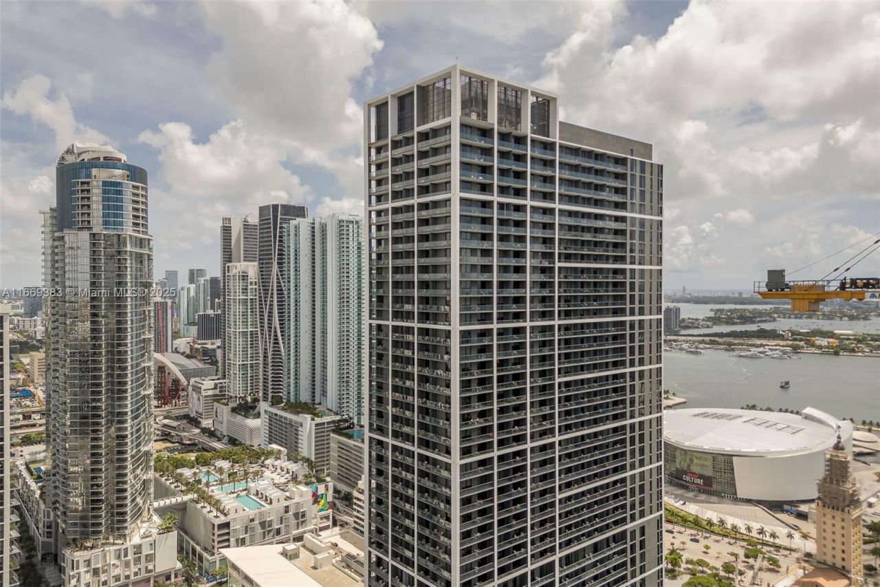 601 NE 1st Street, Unit 4204, Miami, FL 33132 Photo