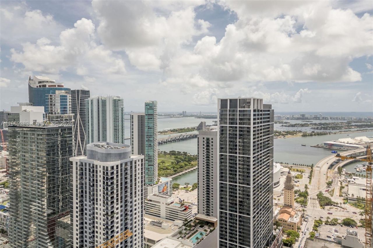 601 NE 1st Street, Unit 4204, Miami, FL 33132 Photo
