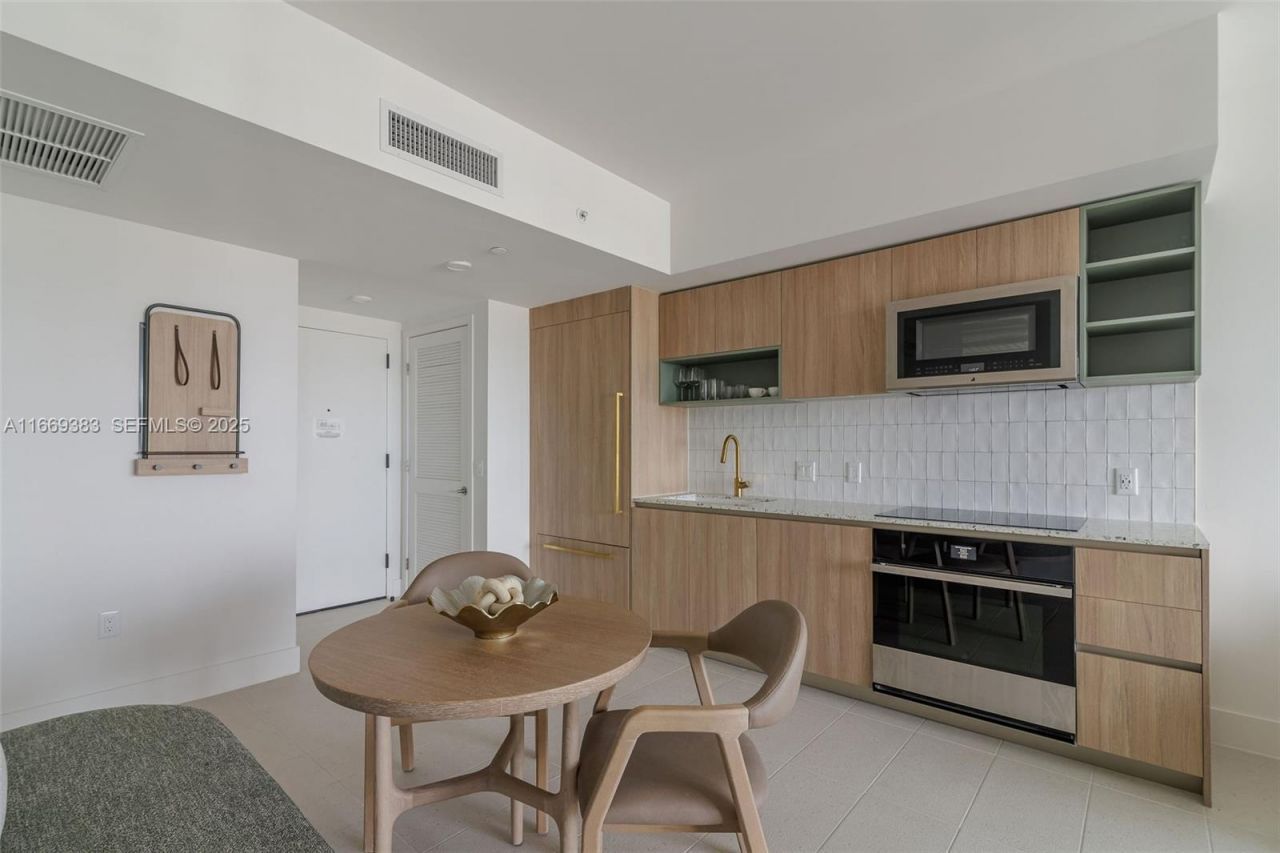601 NE 1st Street, Unit 4204, Miami, FL 33132 Photo