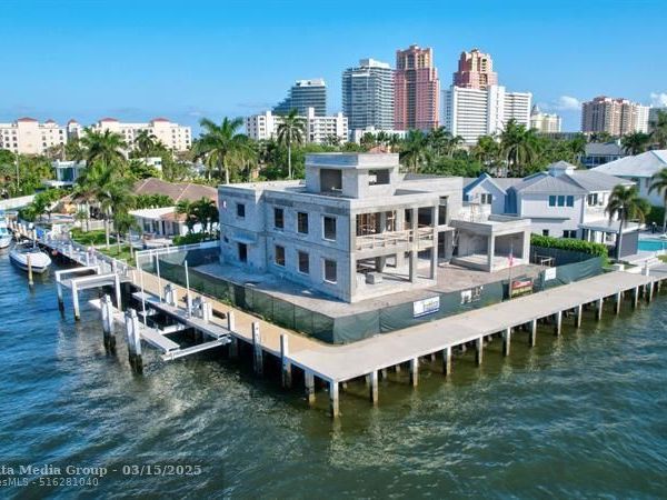 3025 NE 25th St, Fort Lauderdale, FL 33305