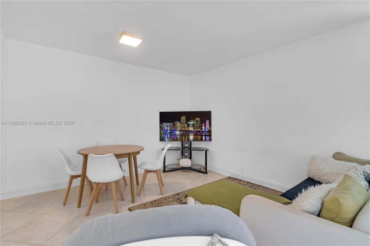 1000 West Ave, Unit 1121, Miami Beach, FL 33139 Photo