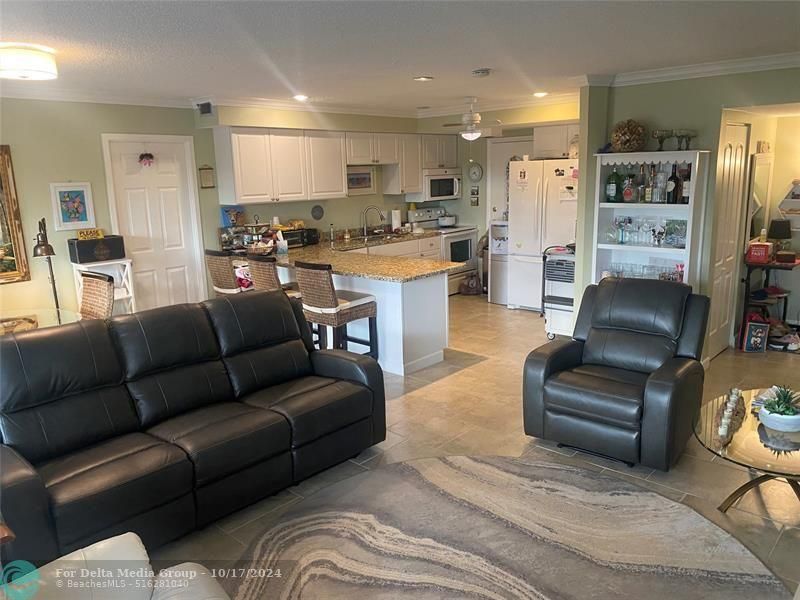 200 Diplomat Parkway, Unit 636, Hallandale Beach, FL 33009 Photo