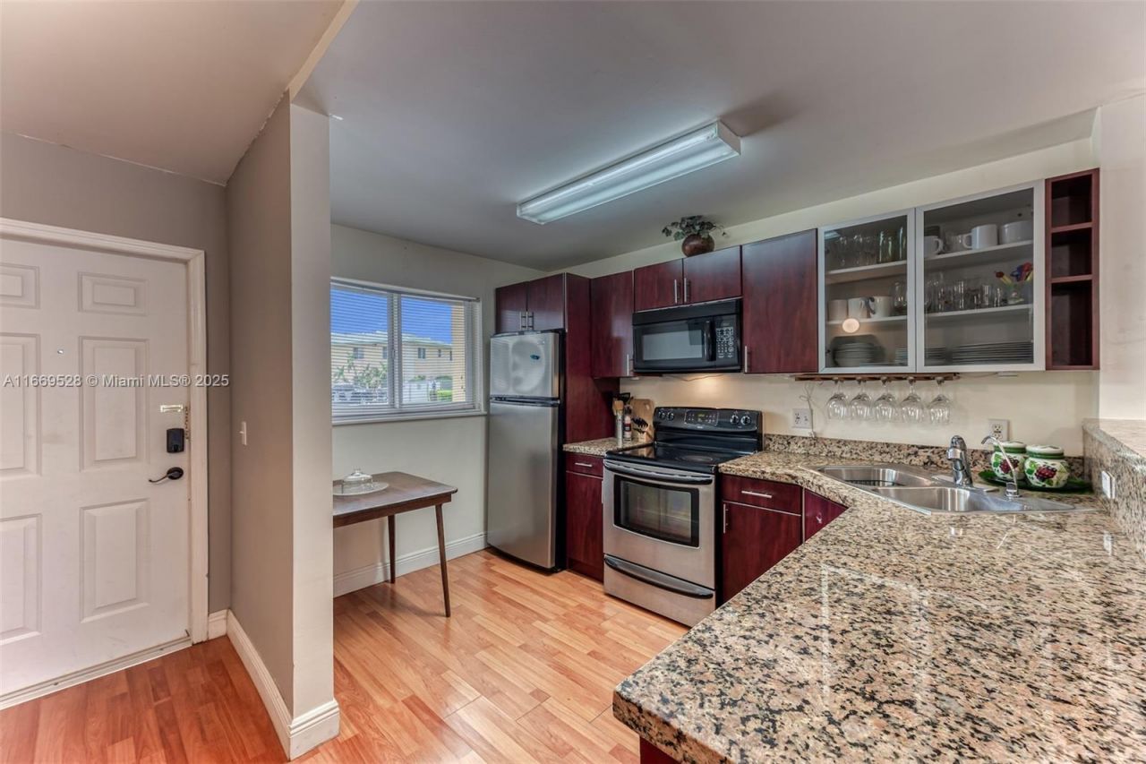 840 Pine Dr, Unit 103, Pompano Beach, FL 33060 Photo