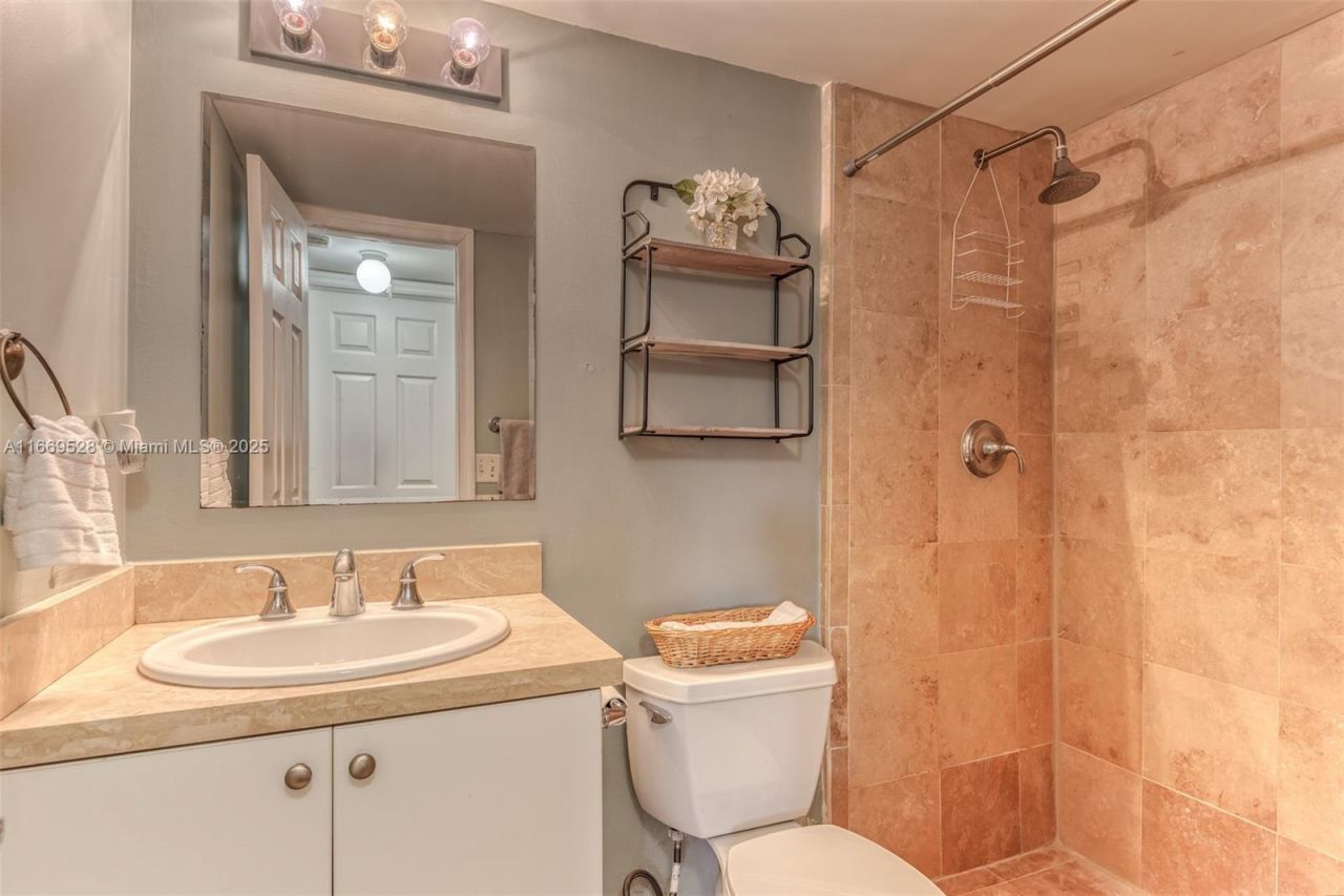 840 Pine Dr, Unit 103, Pompano Beach, FL 33060 Photo