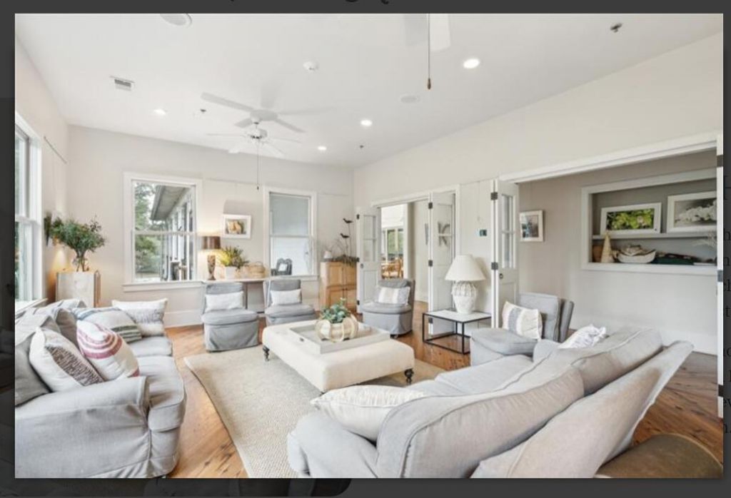 284 Pelican Flight Drive Photo 4