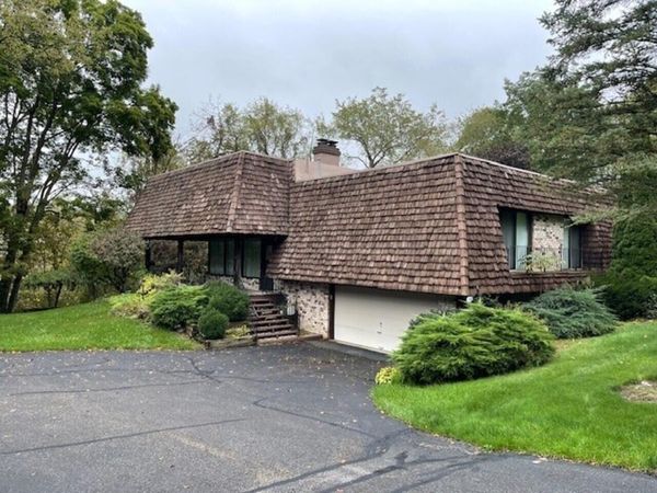 171 Granger Rd, Unit 102, Medina, OH 44256