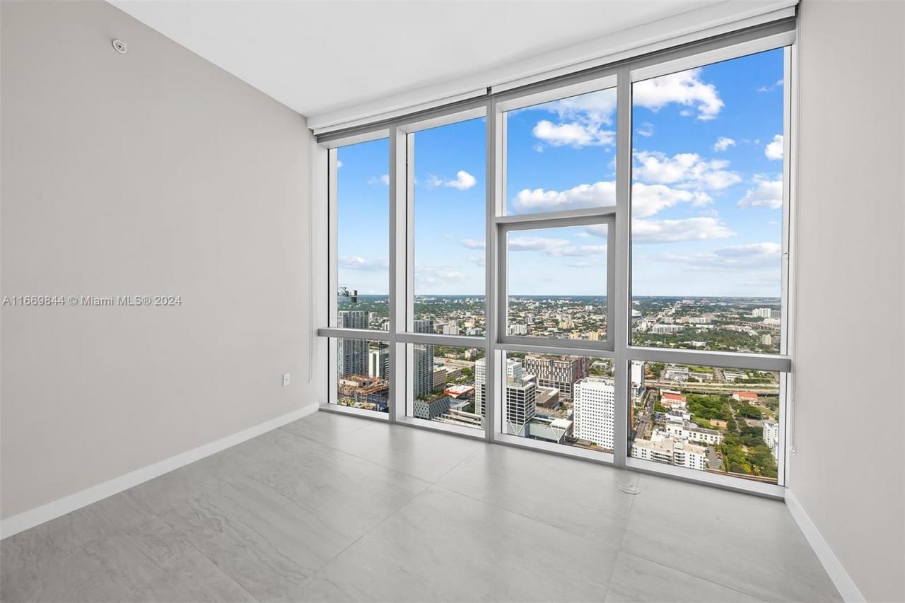 851 NE 1st Ave, Unit PH 5412, Miami, FL 33132 Photo