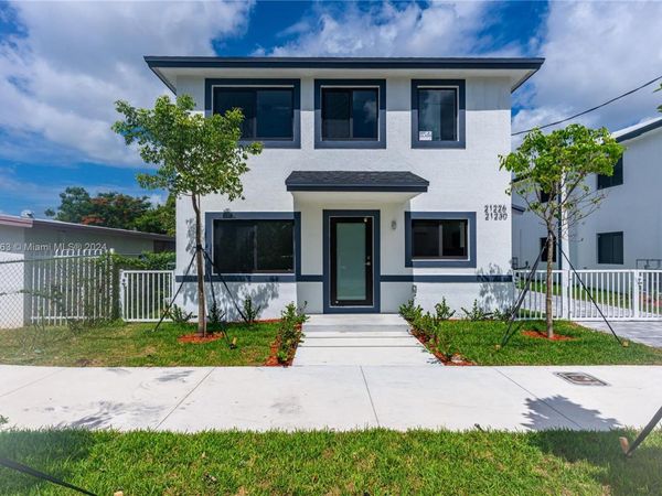 8016 NW 14th PL, Miami, FL 33147