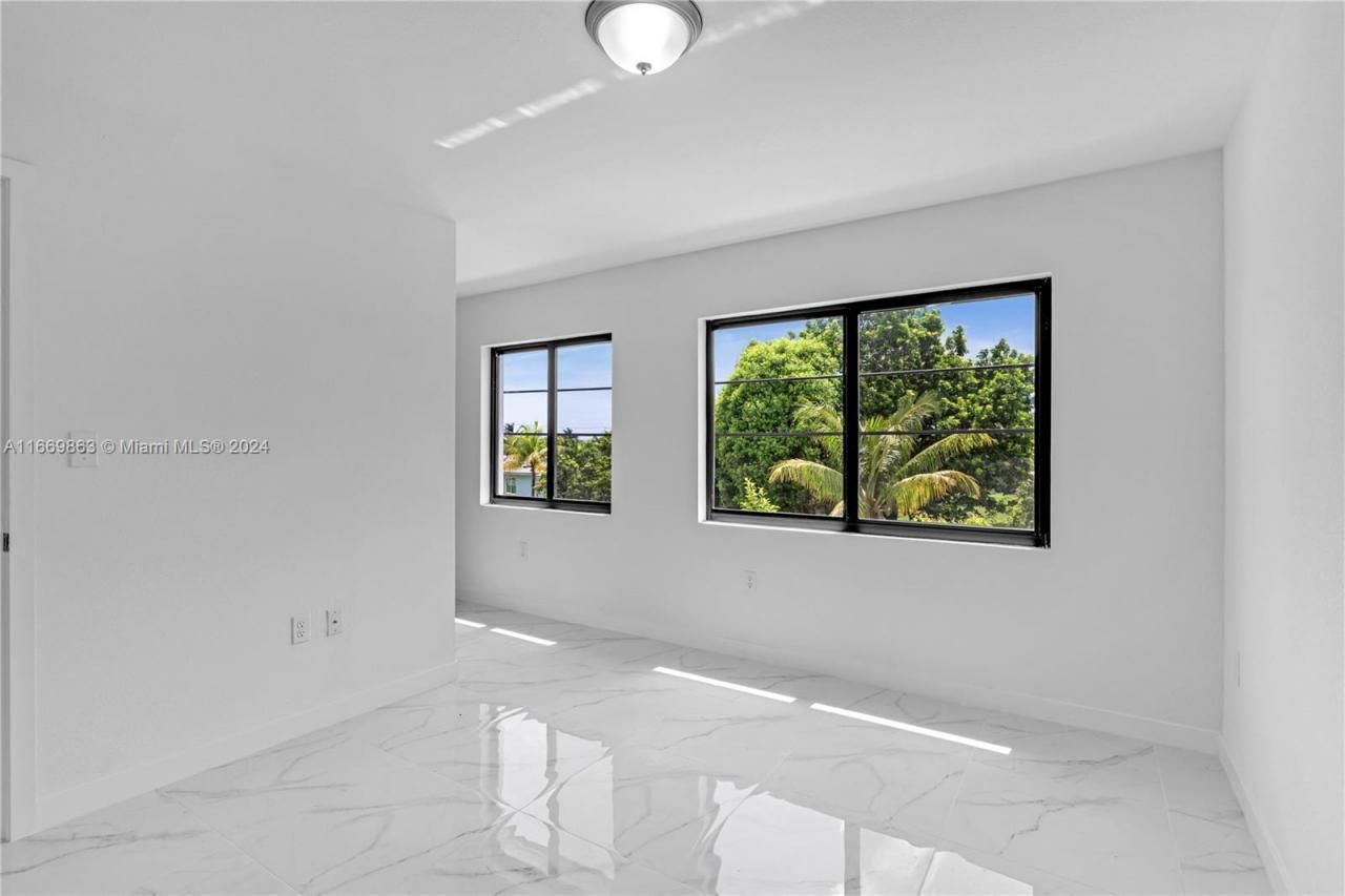 8016 NW 14th Pl, Miami, FL 33147 Photo