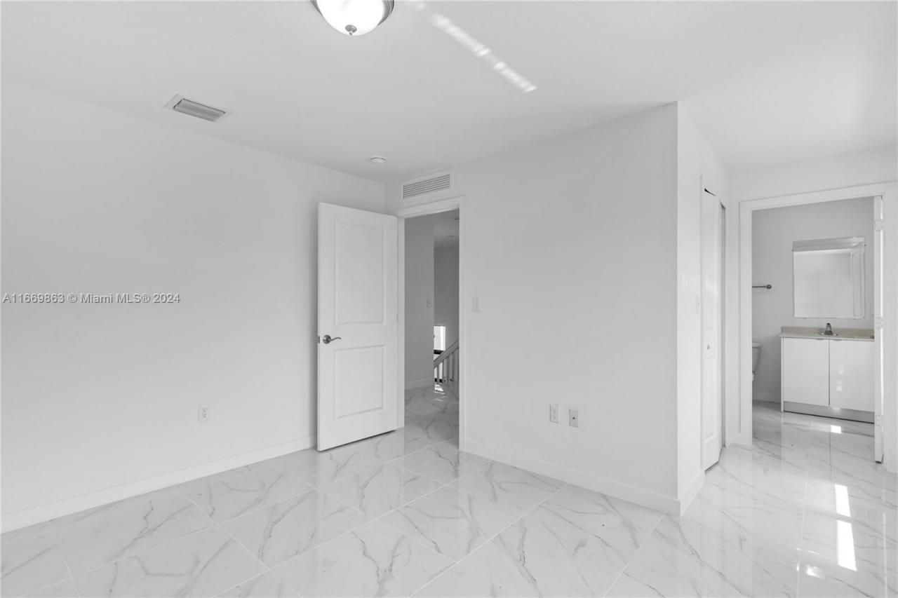 8016 NW 14th Pl, Miami, FL 33147 Photo