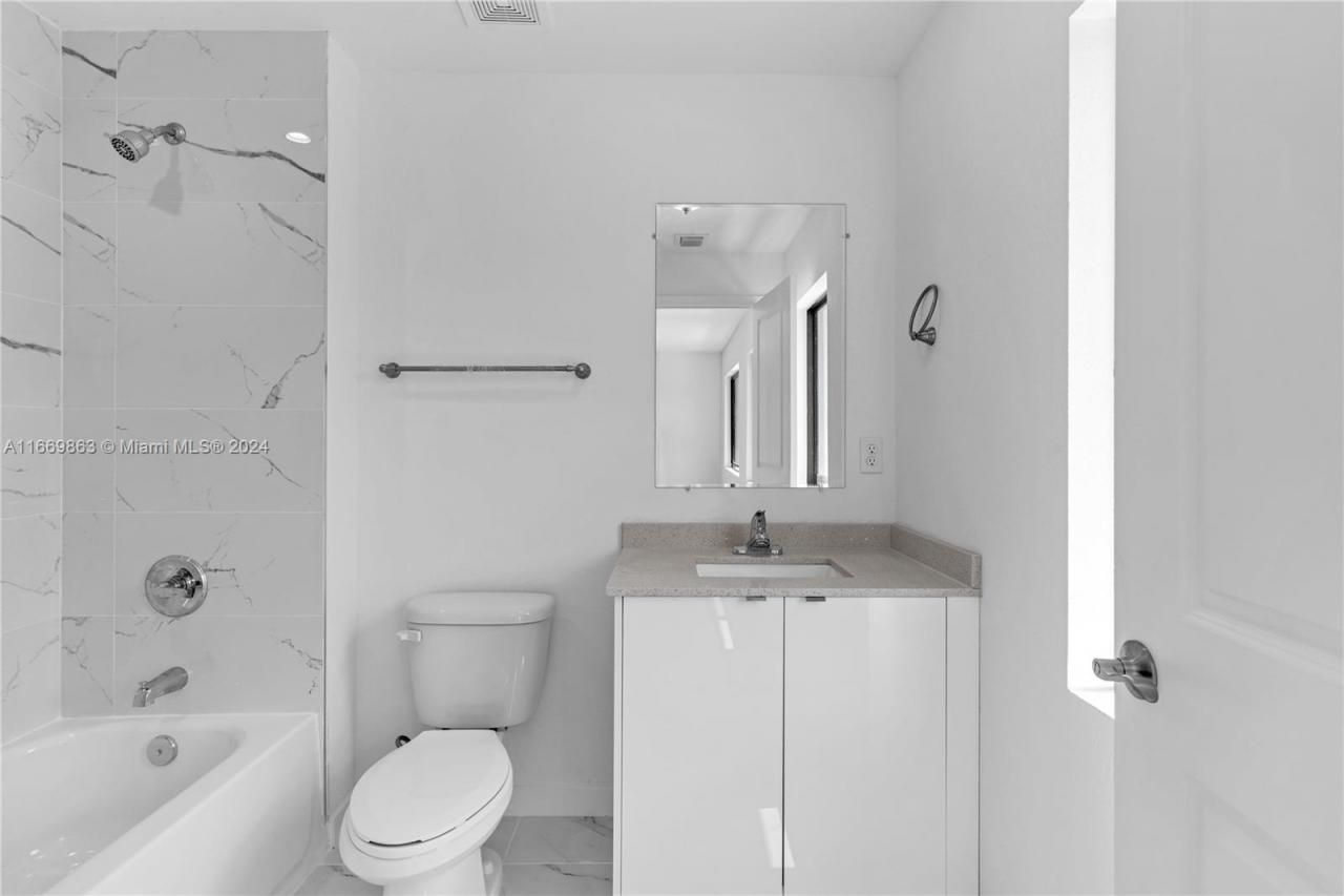 8016 NW 14th Pl, Miami, FL 33147 Photo