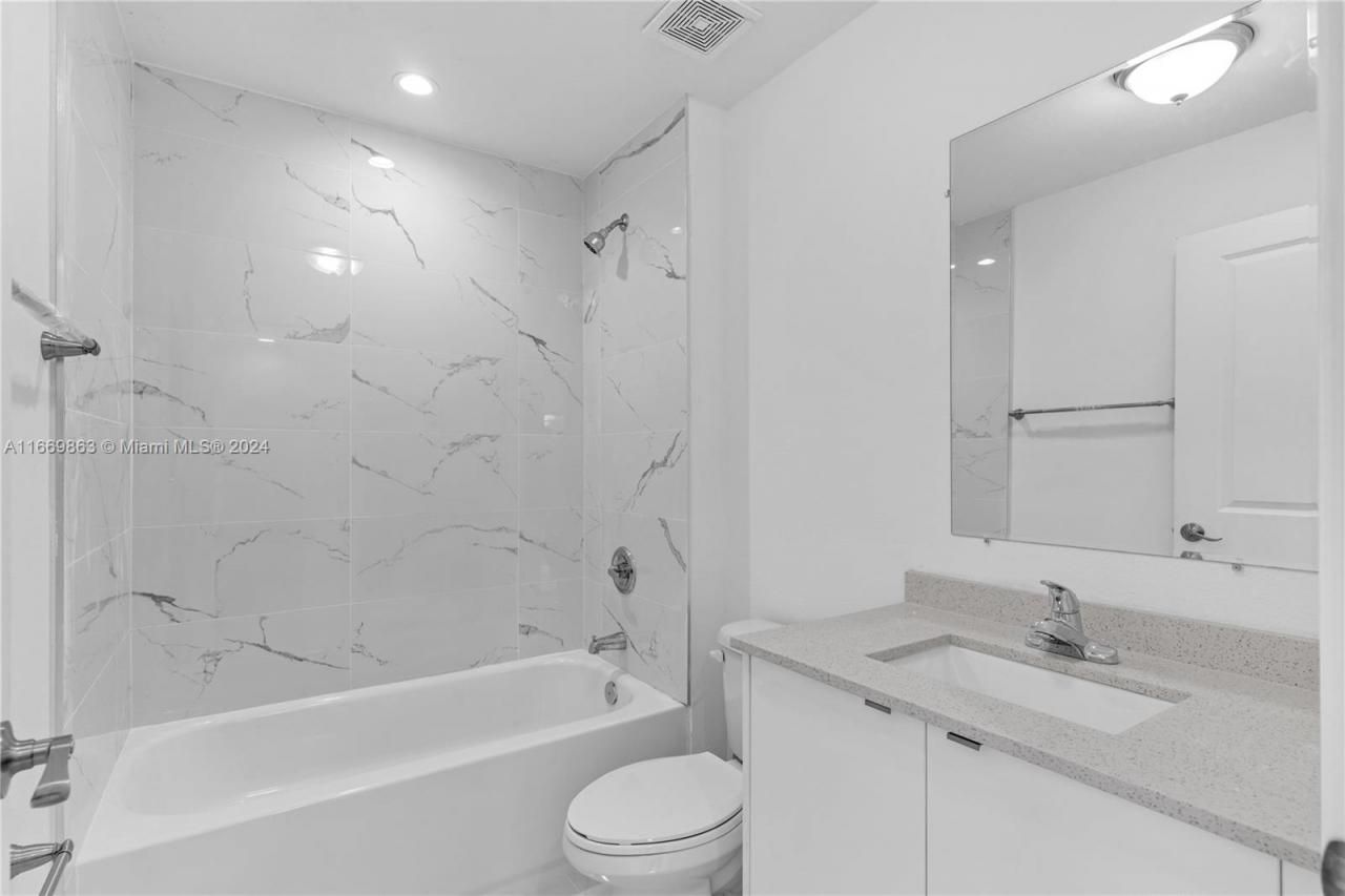 8016 NW 14th Pl, Miami, FL 33147 Photo